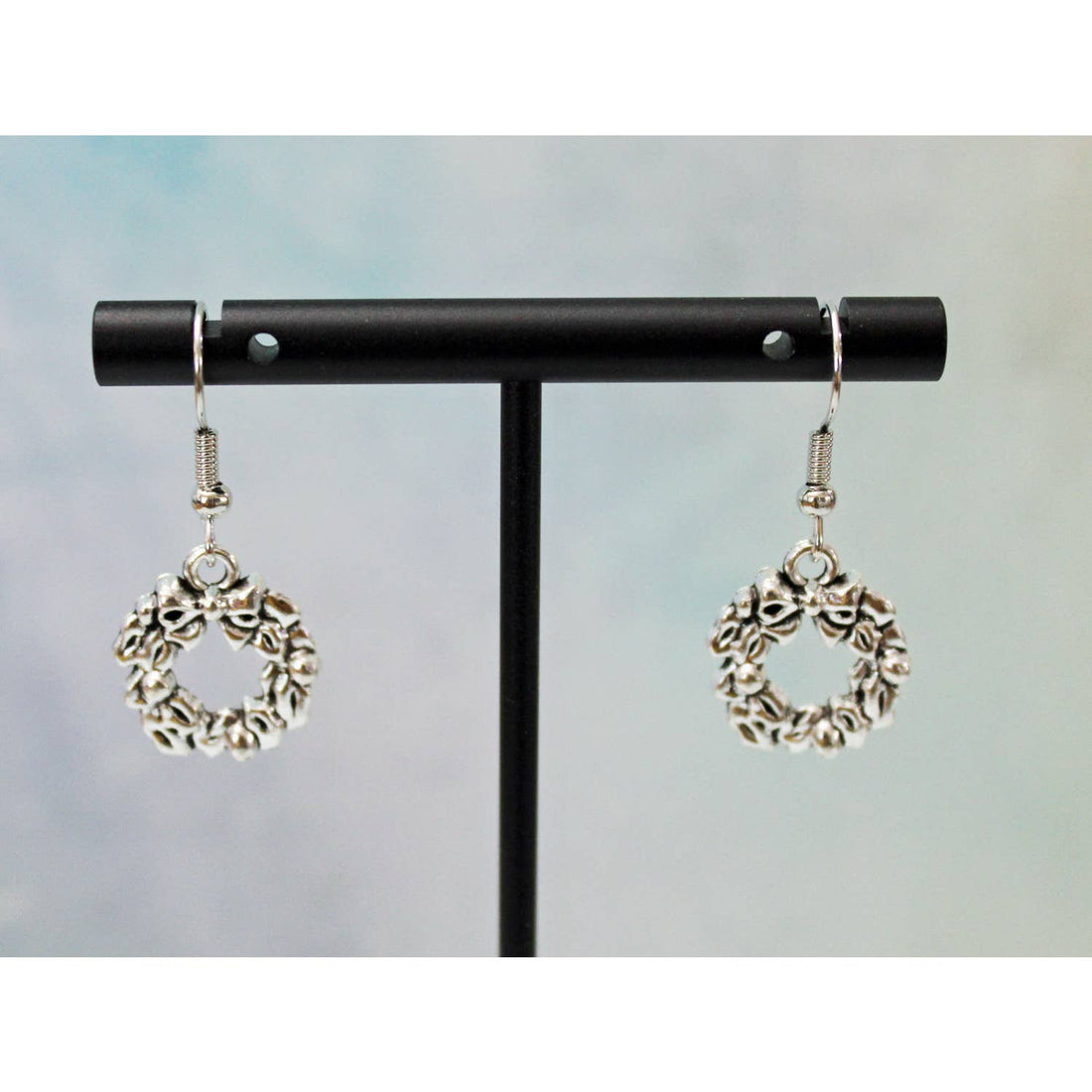 Silver Toned Christmas Wreath Drop Earrings E125