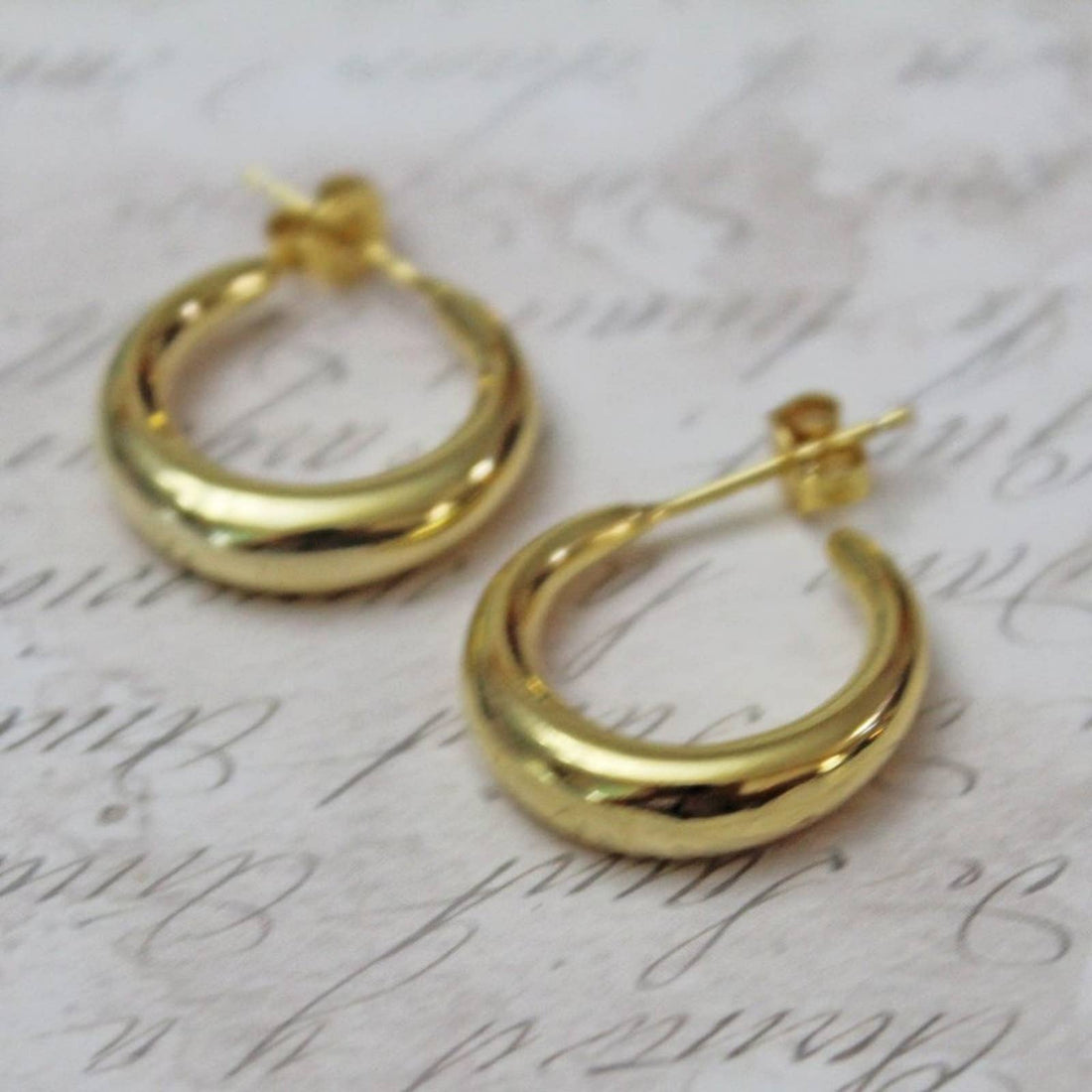 New Small Gold Over 925 Silver Post Hoop Earrings  E37