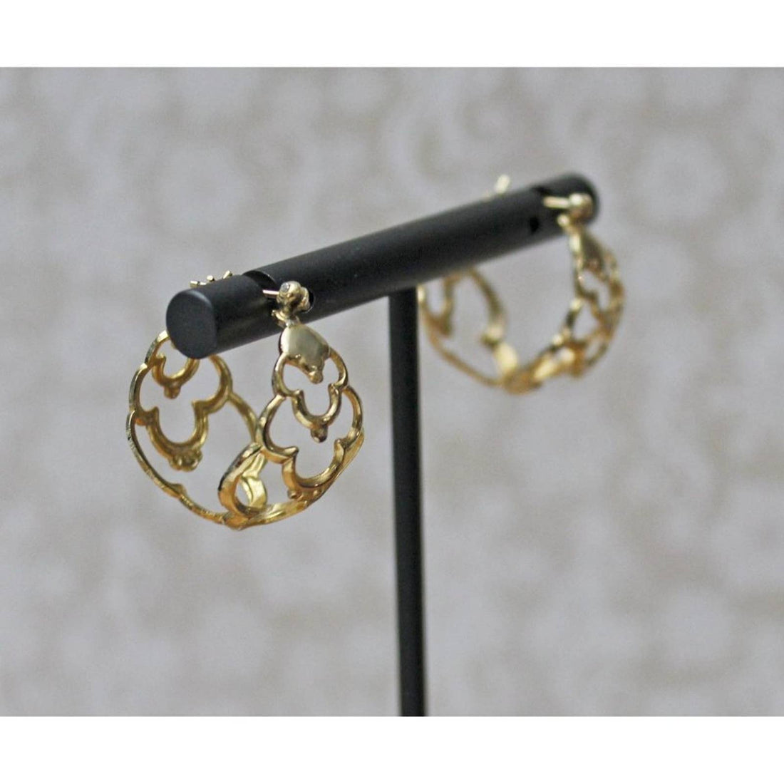 Vintage Cut Out Gold Hoop Earrings E97